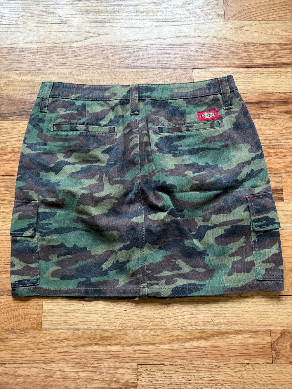Dickies Womens Camo Cargo Skirt Size 9 (waist 31) - Picture 2 of 4